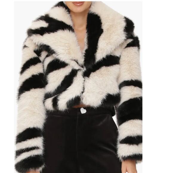 Avec Les Filles Jackets & Blazers - Avec Les Filles Faux Fur Cropped Jacket - Coat